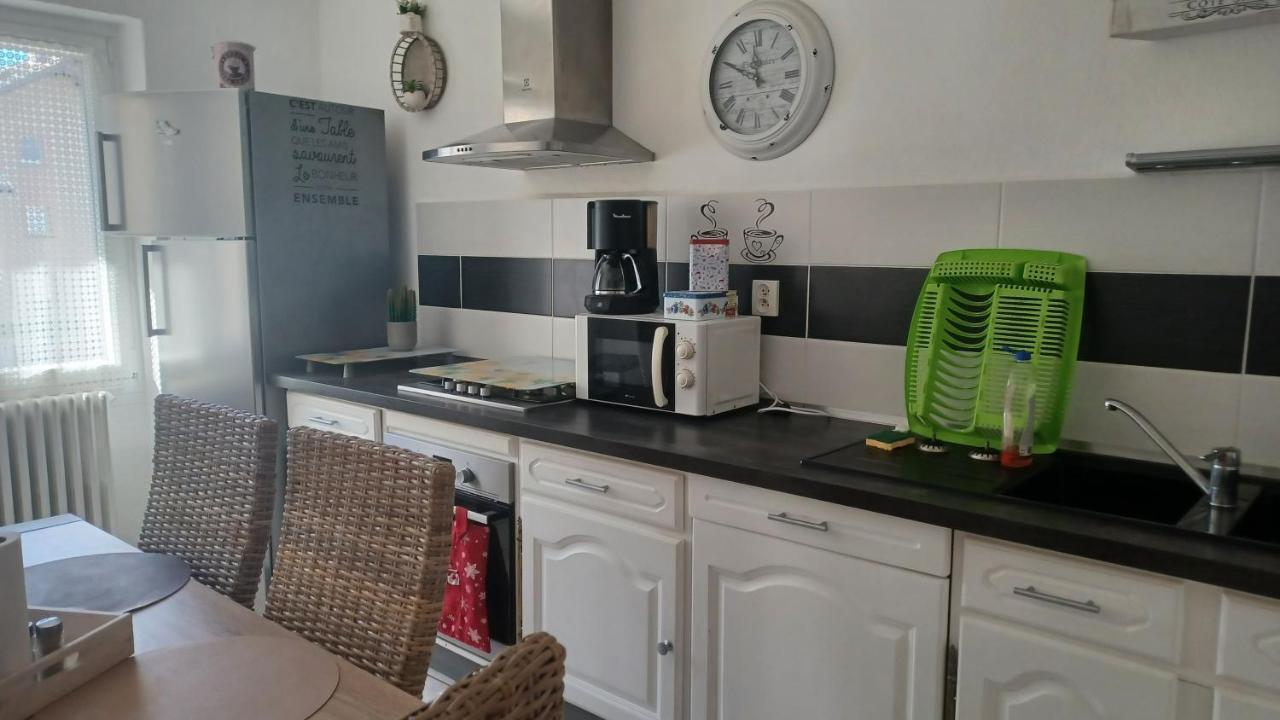 APPARTEMENT, LA ROUTE DES GRANDES ALPES , 8 couchages, GARAGE pour motards, cyclistes, POSSIBILITÉ de studios supplémentaires, si plus de 8 personnes Fourneaux  Esterno foto