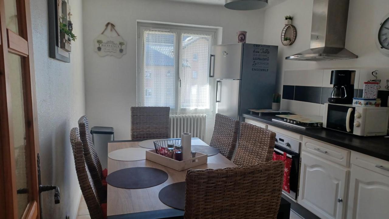 APPARTEMENT, LA ROUTE DES GRANDES ALPES , 8 couchages, GARAGE pour motards, cyclistes, POSSIBILITÉ de studios supplémentaires, si plus de 8 personnes Fourneaux  Esterno foto