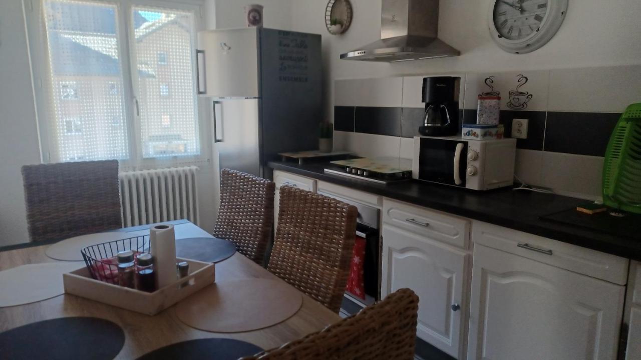 APPARTEMENT, LA ROUTE DES GRANDES ALPES , 8 couchages, GARAGE pour motards, cyclistes, POSSIBILITÉ de studios supplémentaires, si plus de 8 personnes Fourneaux  Esterno foto